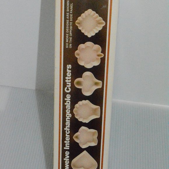 VTG Rolling Cookie Cutters 12 Shapes Fox Run 1984 - Picture 8 of 8